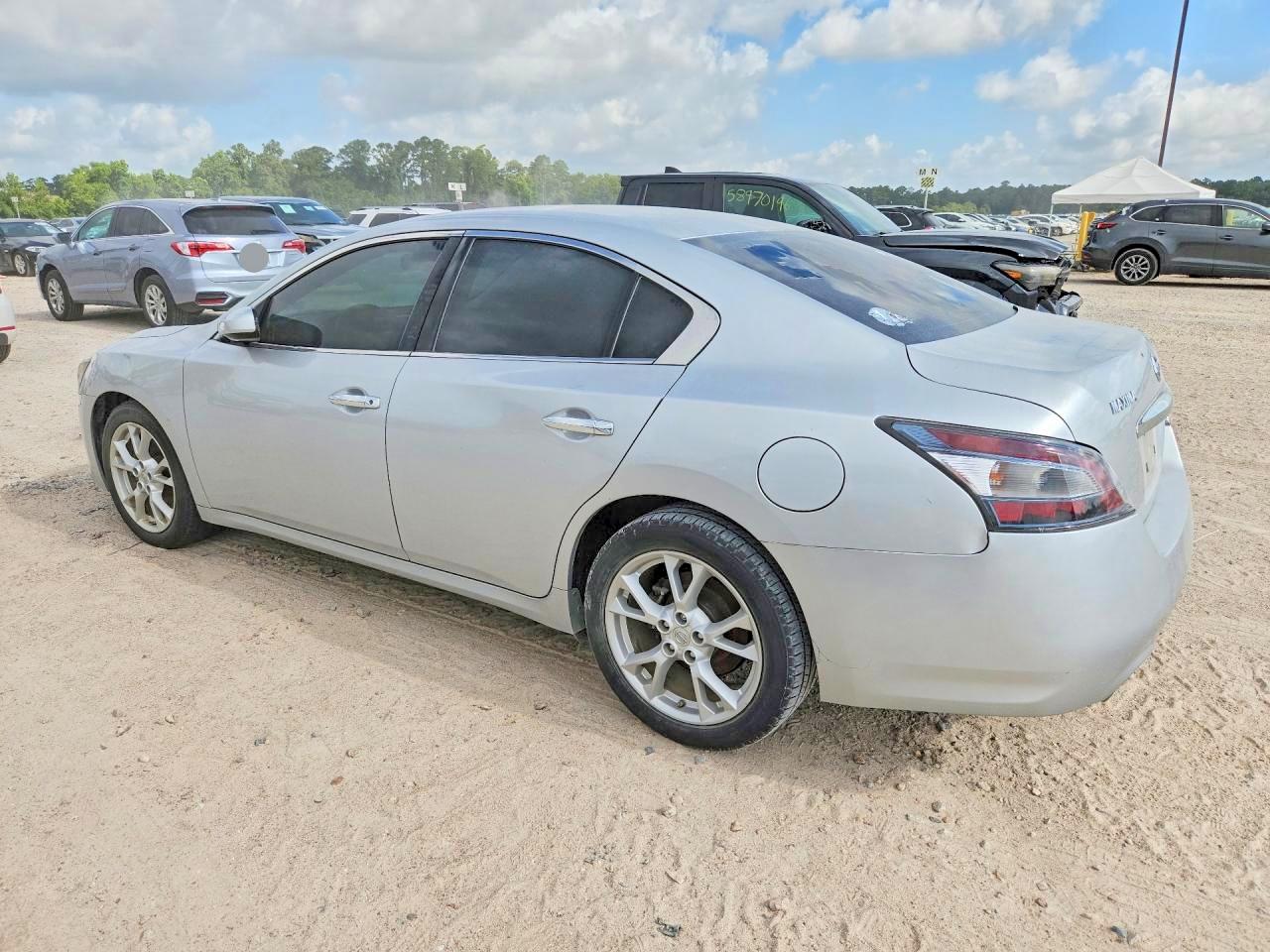2014 NISSAN MAXIMA