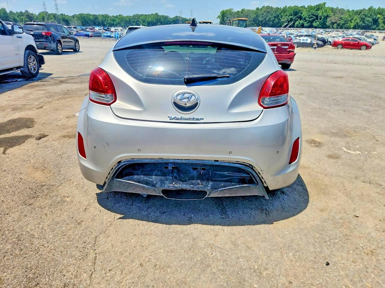2013 HYUNDAI VELOSTER