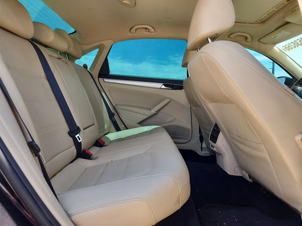 2019 VOLKSWAGEN PASSAT