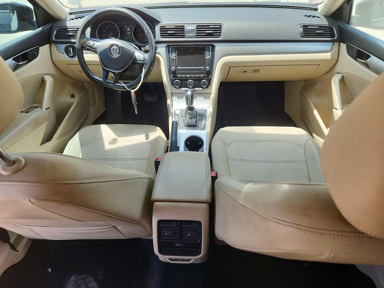 2019 VOLKSWAGEN PASSAT