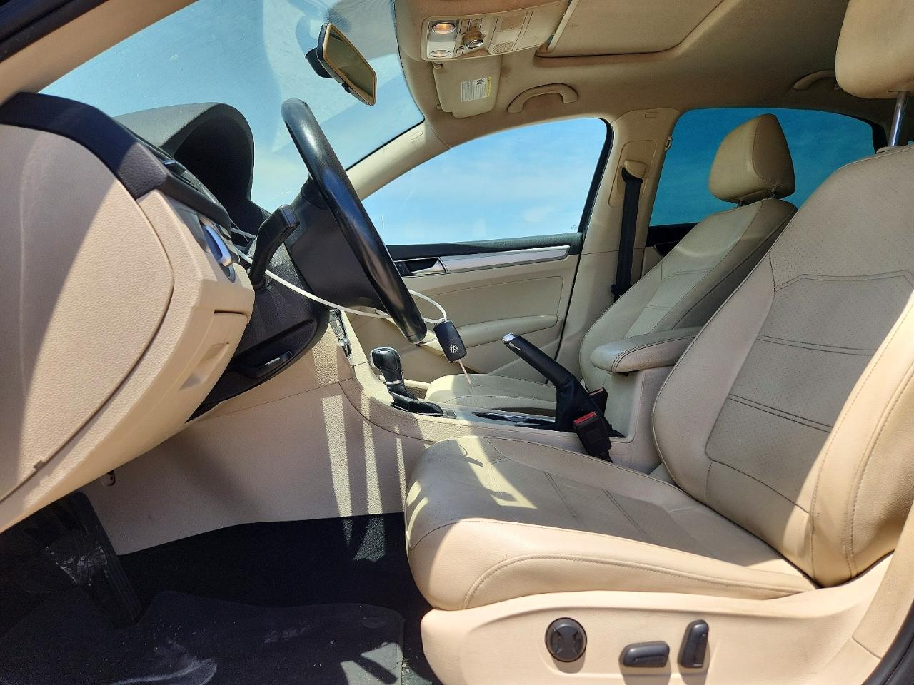 2019 VOLKSWAGEN PASSAT