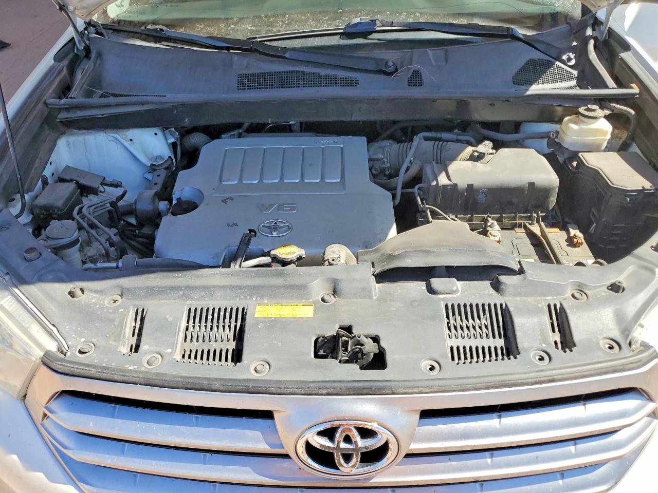 2013 TOYOTA HIGHLANDER