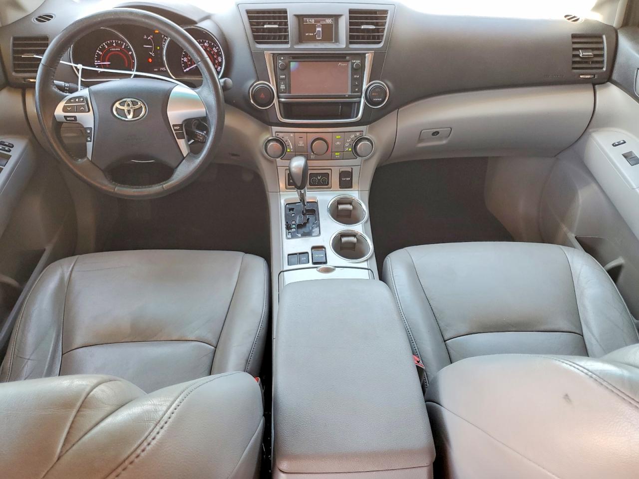 2013 TOYOTA HIGHLANDER