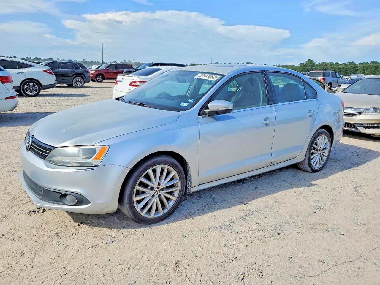 2013 VOLKSWAGEN JETTA