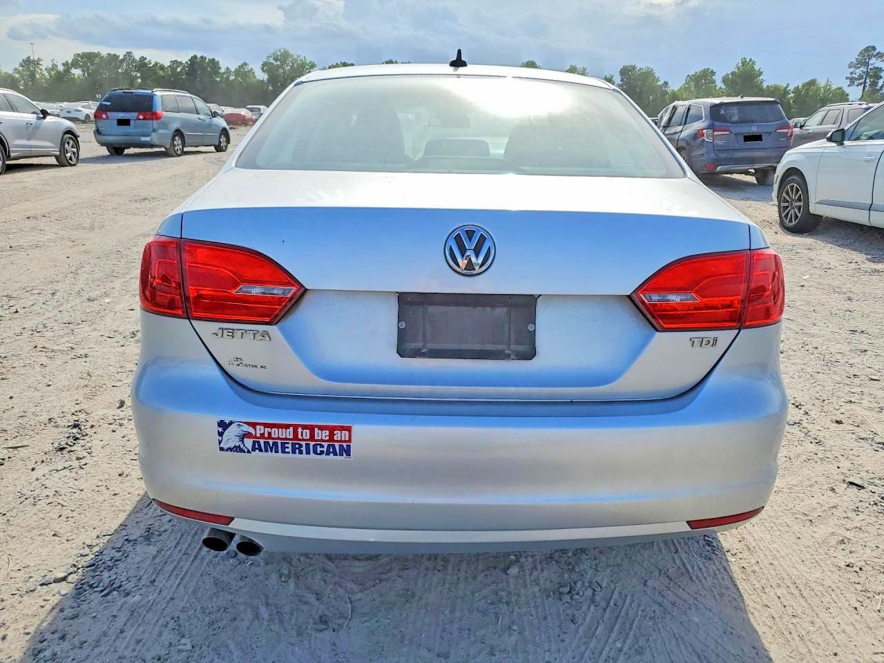 2013 VOLKSWAGEN JETTA