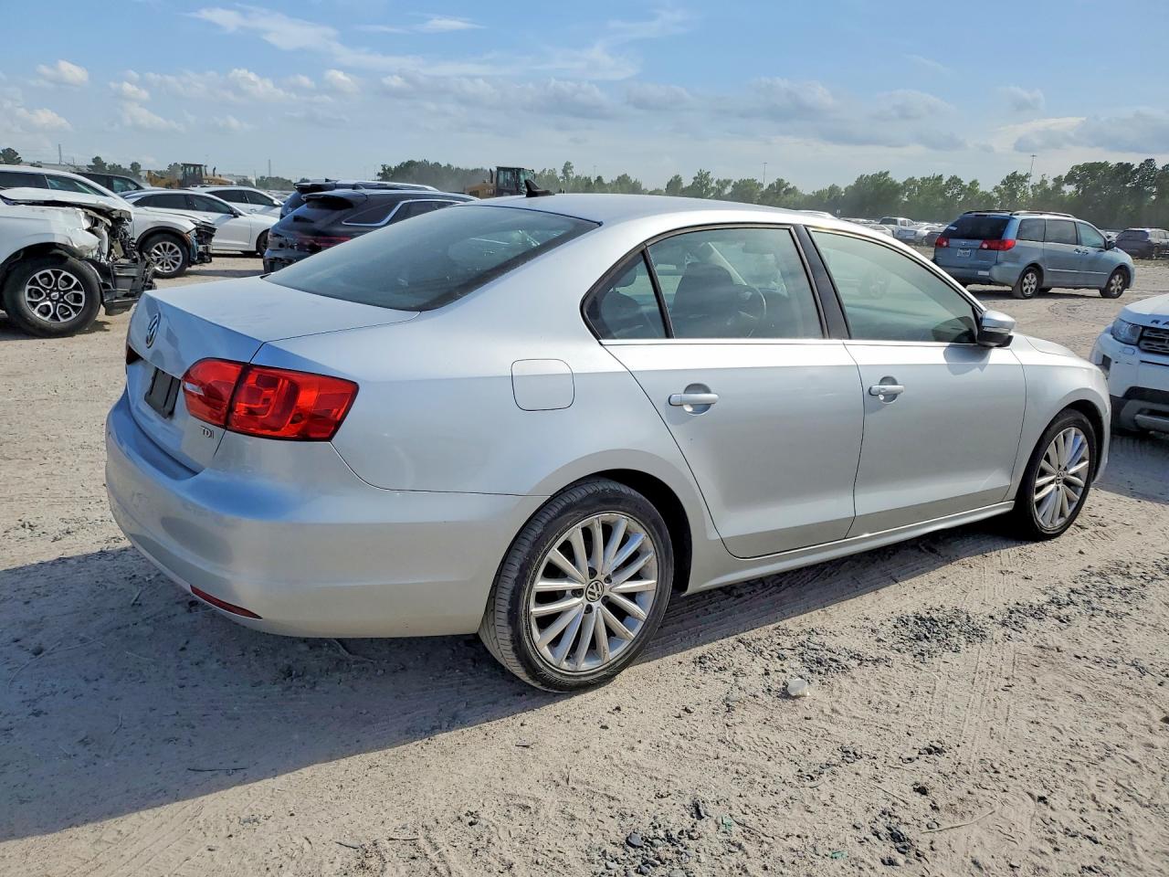 2013 VOLKSWAGEN JETTA