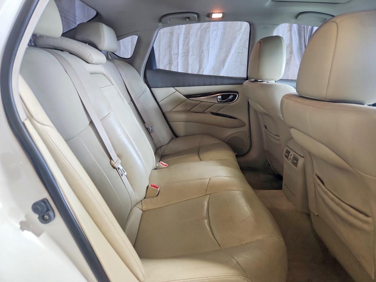 2012 INFINITI M37
