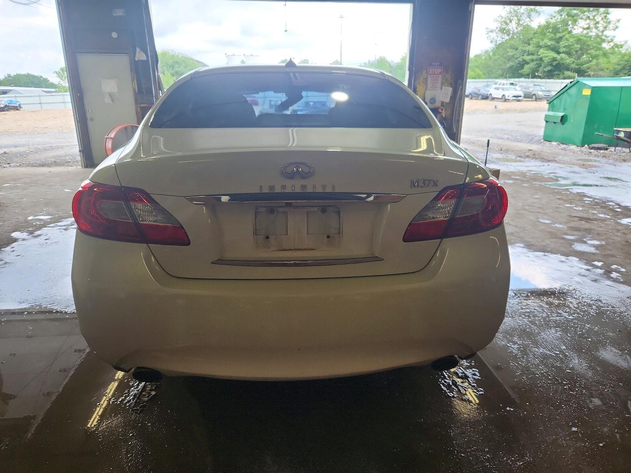 2012 INFINITI M37