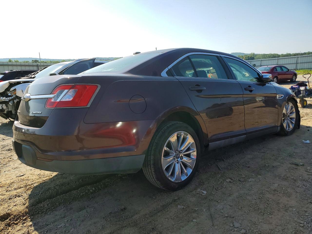 2011 FORD TAURUS