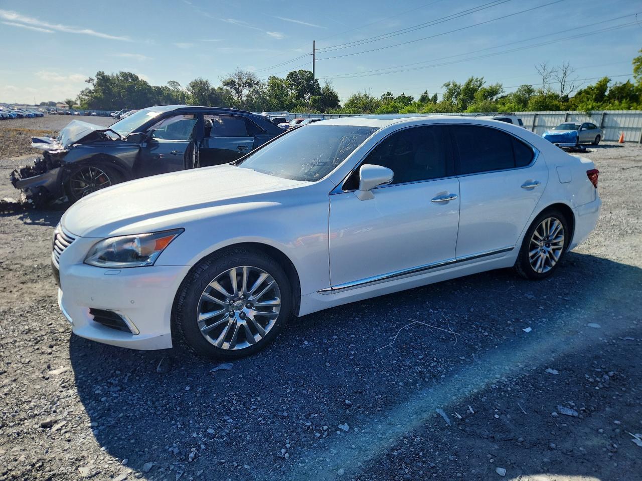 2016 LEXUS LS460