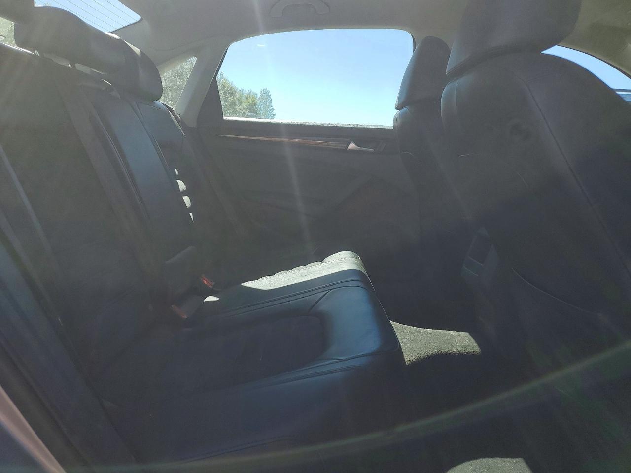 2012 VOLKSWAGEN PASSAT
