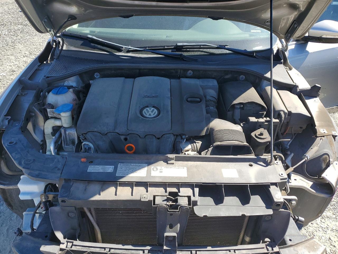 2012 VOLKSWAGEN PASSAT