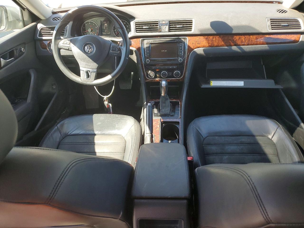 2012 VOLKSWAGEN PASSAT