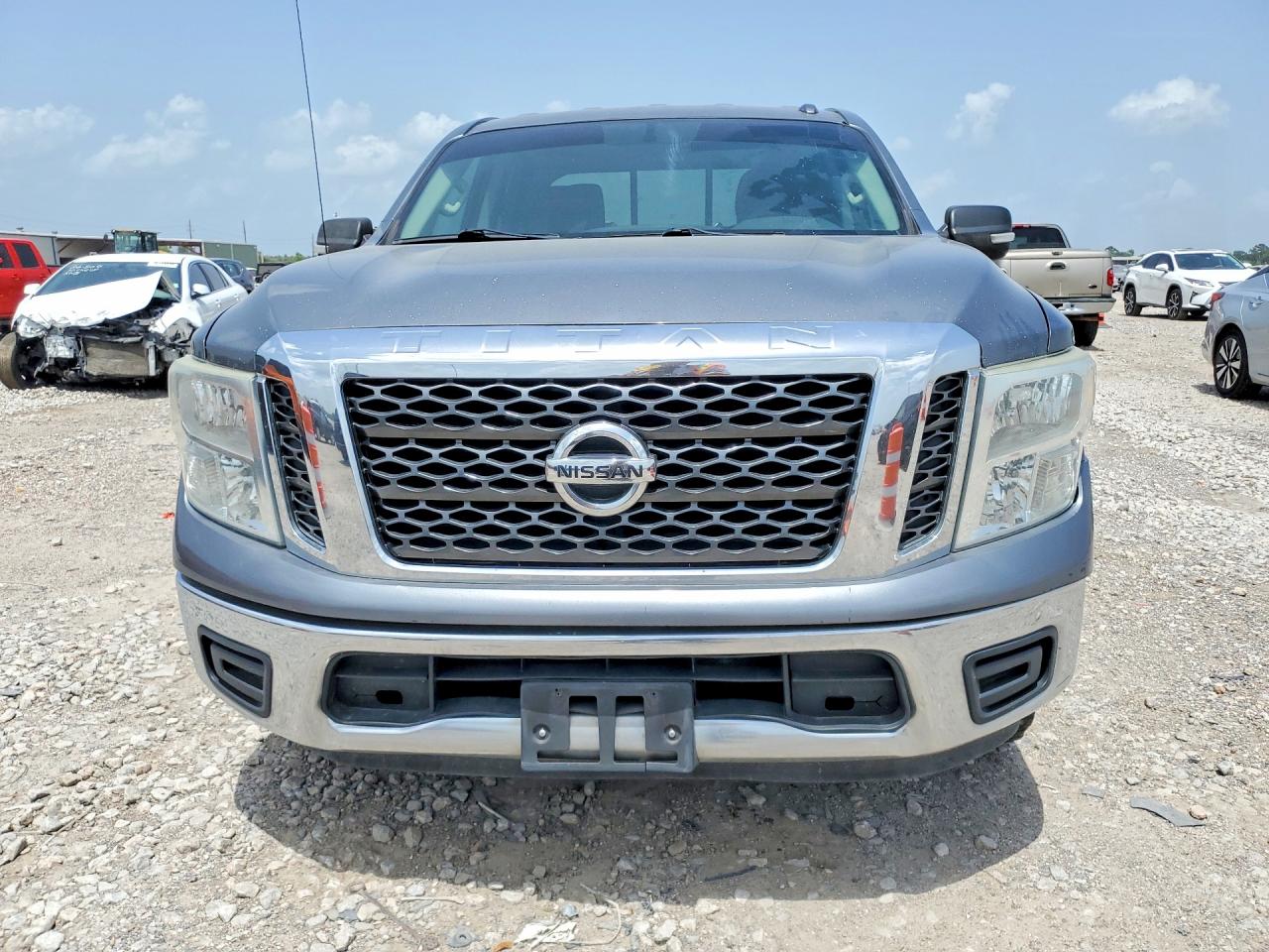 2017 NISSAN TITAN