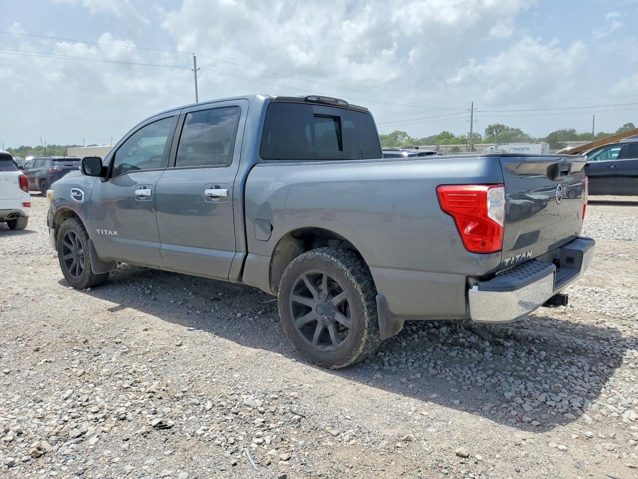 2017 NISSAN TITAN