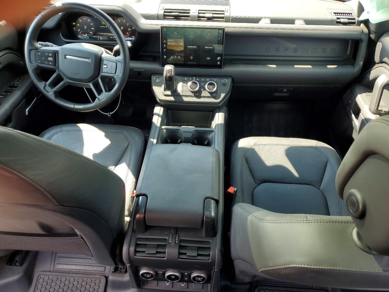 2025 LAND ROVER DEFENDER