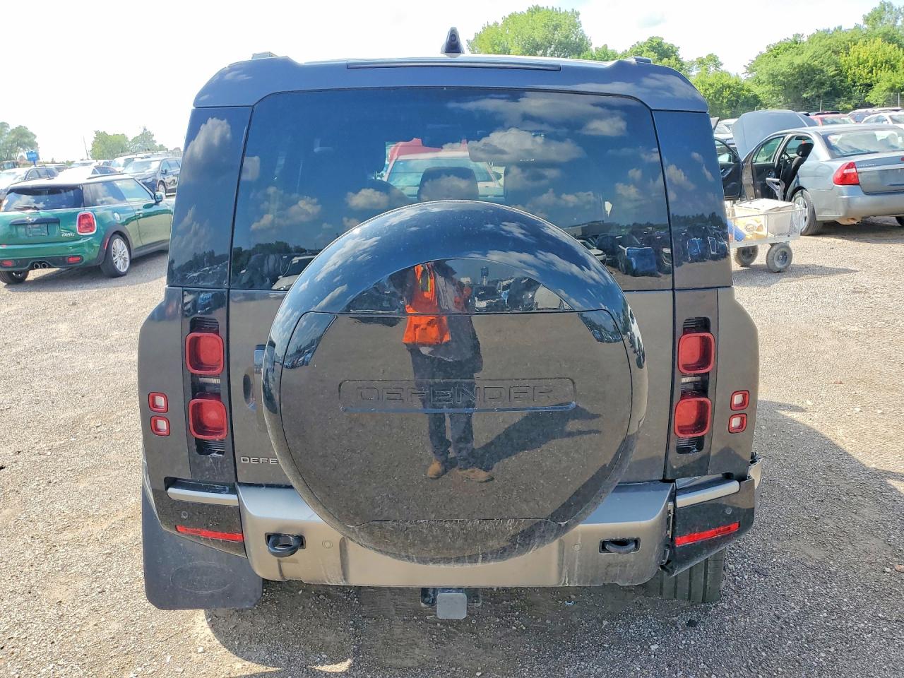 2025 LAND ROVER DEFENDER