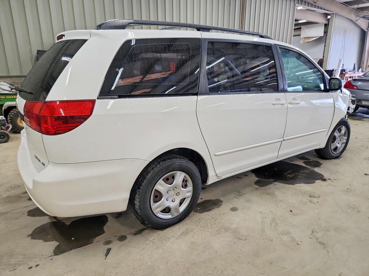 2005 TOYOTA SIENNA