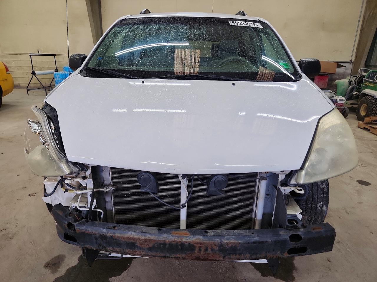 2005 TOYOTA SIENNA