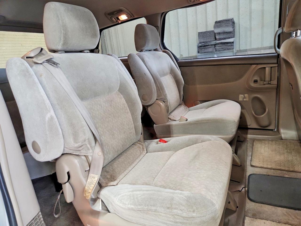 2005 TOYOTA SIENNA