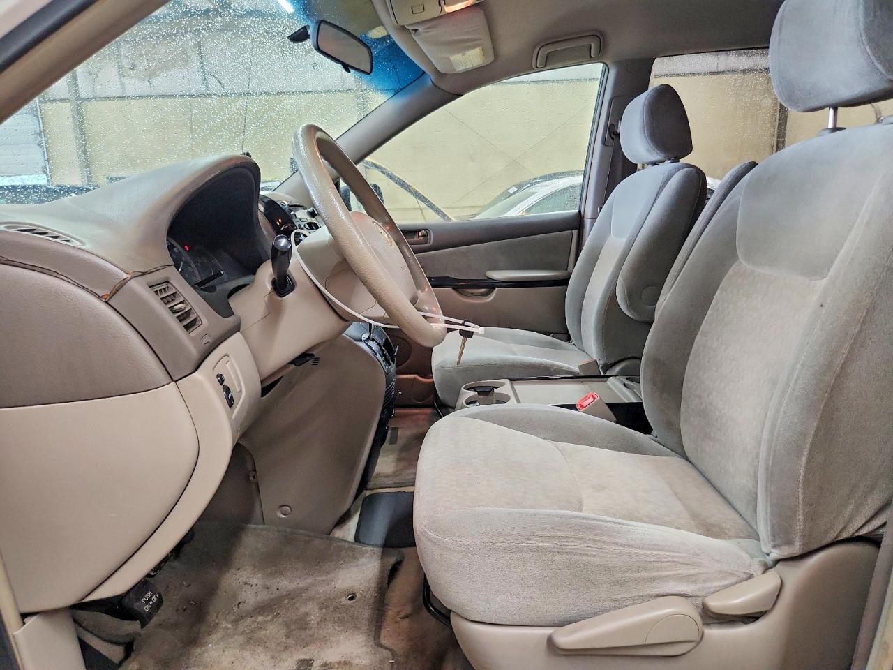 2005 TOYOTA SIENNA