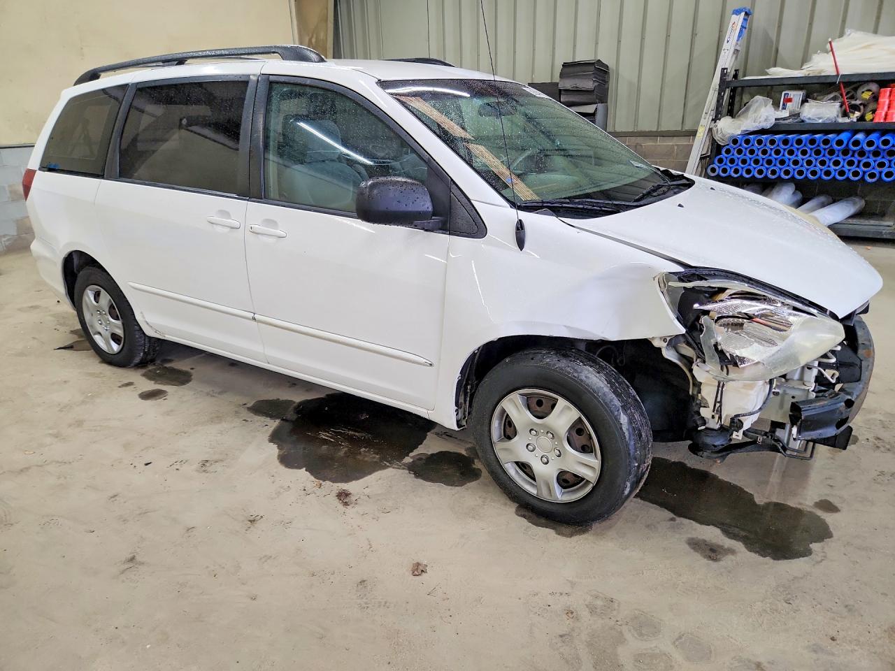 2005 TOYOTA SIENNA