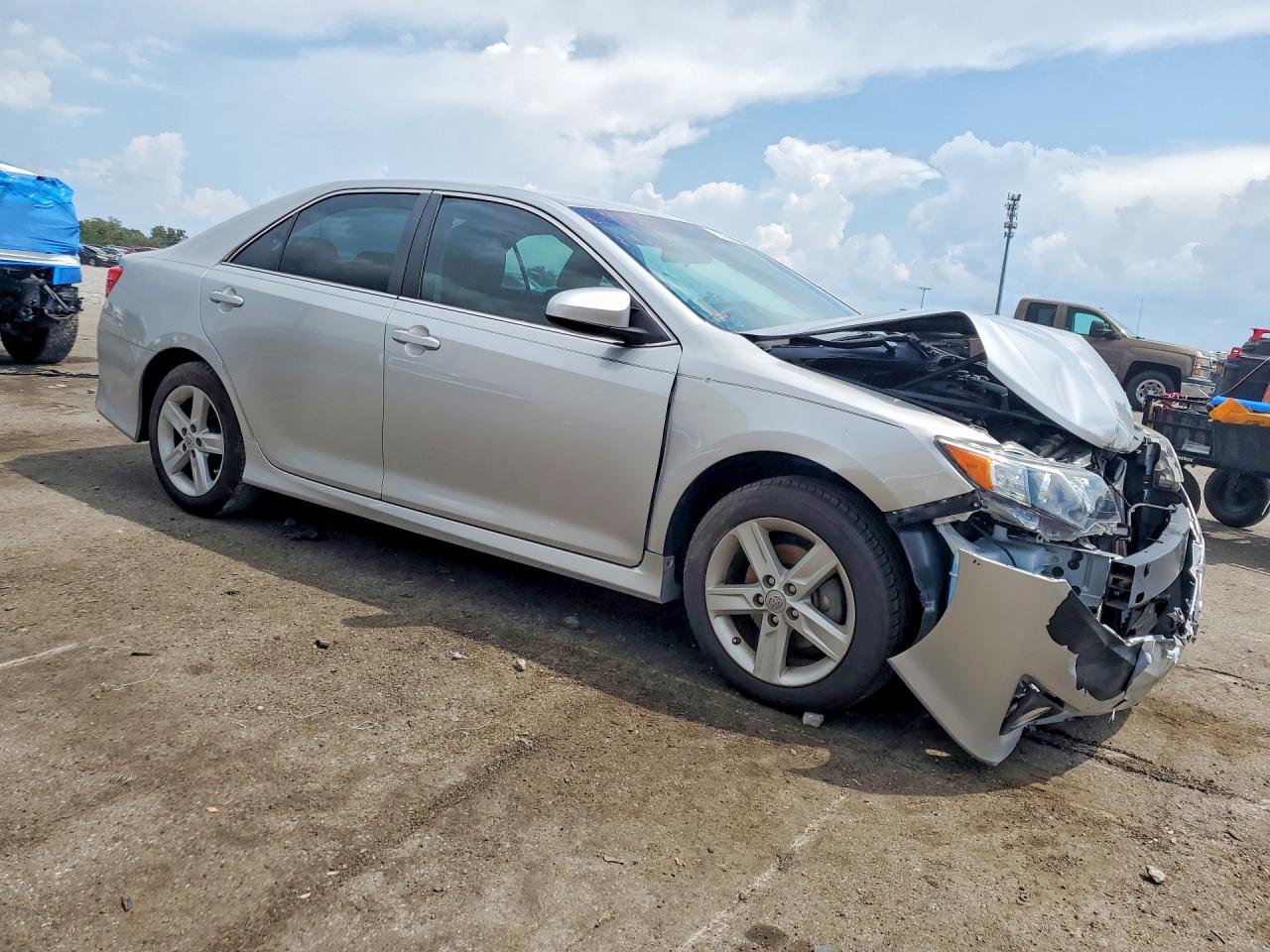 2013 TOYOTA CAMRY
