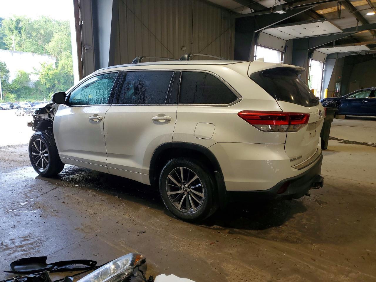 2017 TOYOTA HIGHLANDER