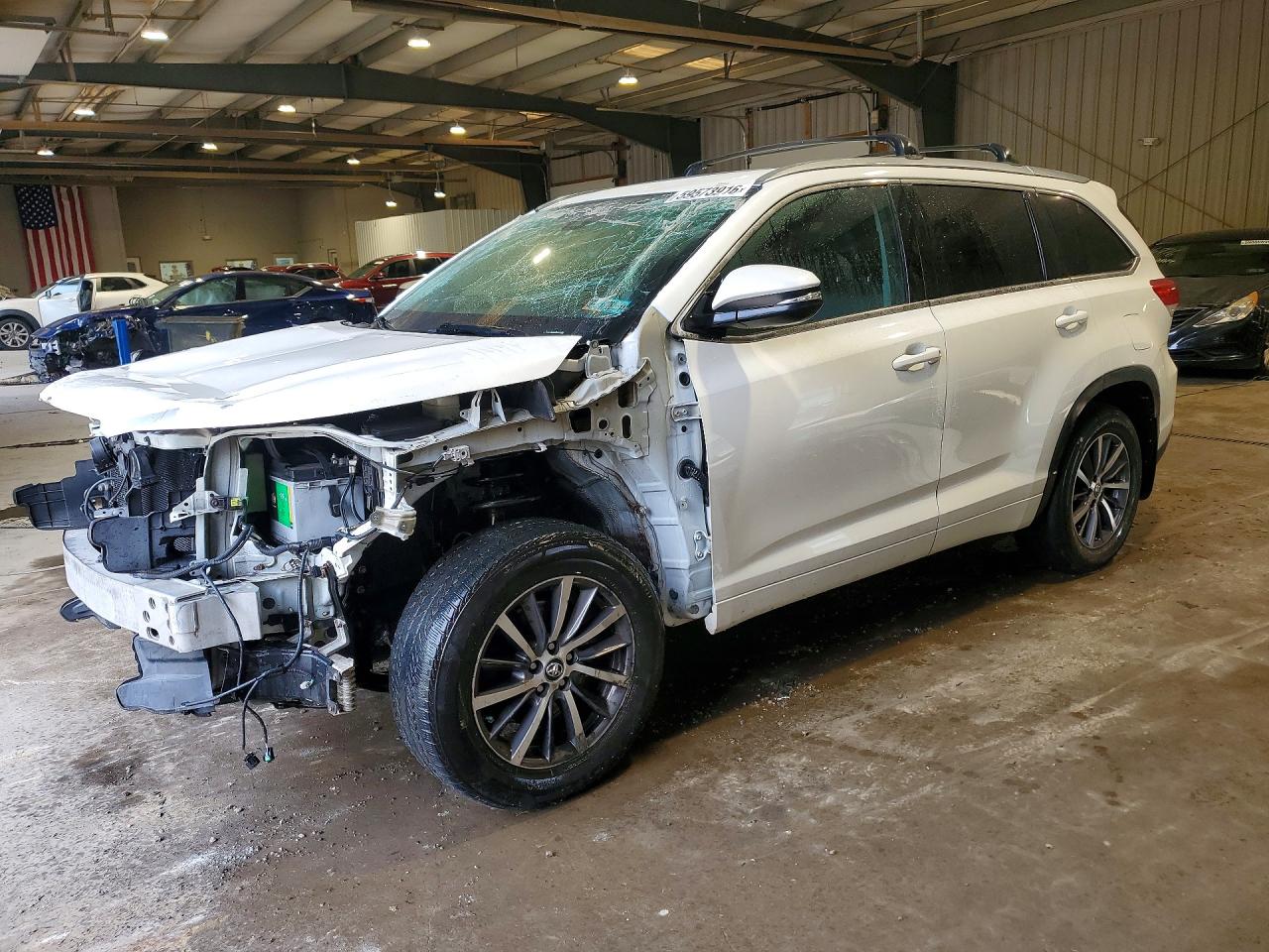 2017 TOYOTA HIGHLANDER