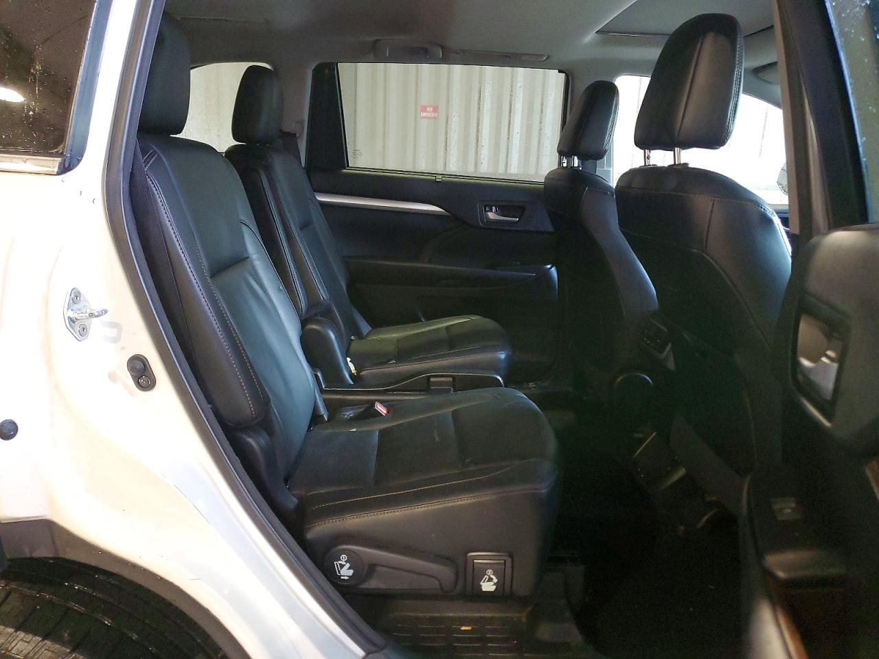2017 TOYOTA HIGHLANDER