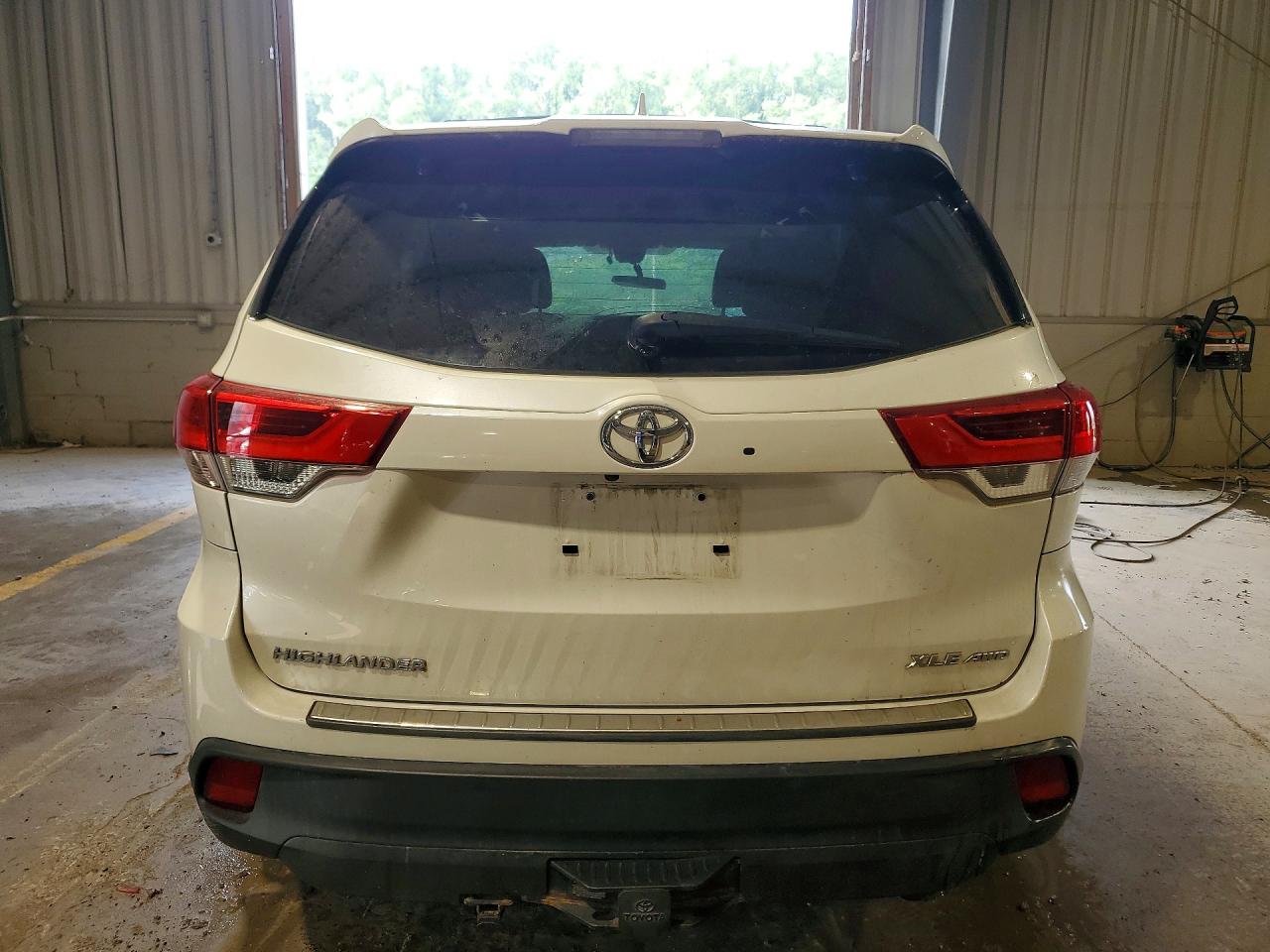 2017 TOYOTA HIGHLANDER