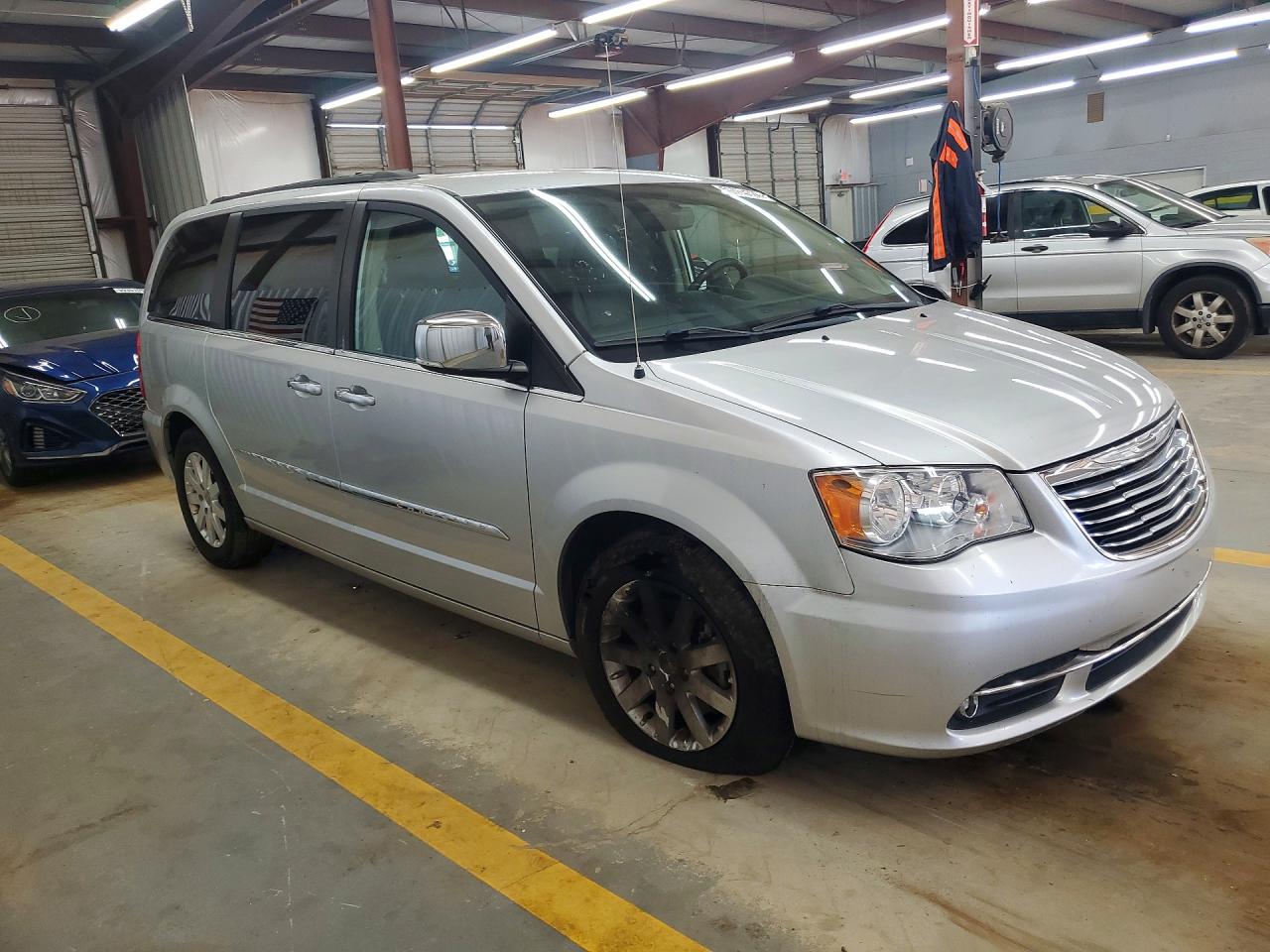 2012 CHRYSLER MINIVAN