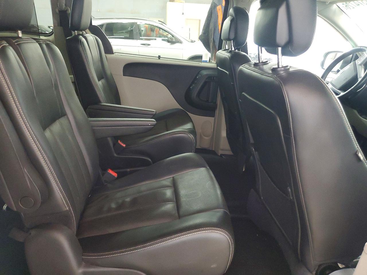 2012 CHRYSLER MINIVAN
