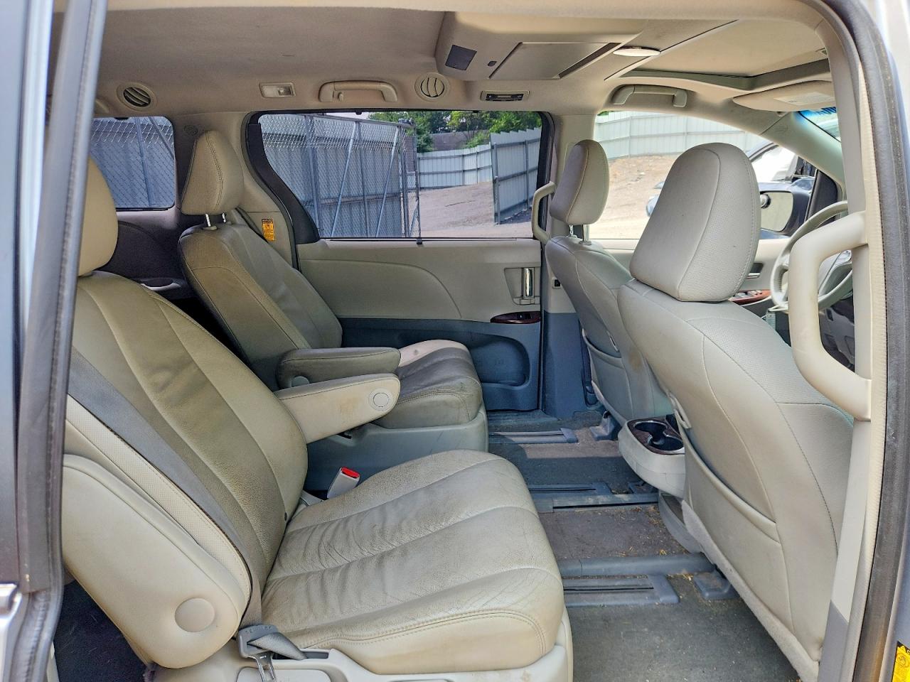 2014 TOYOTA SIENNA