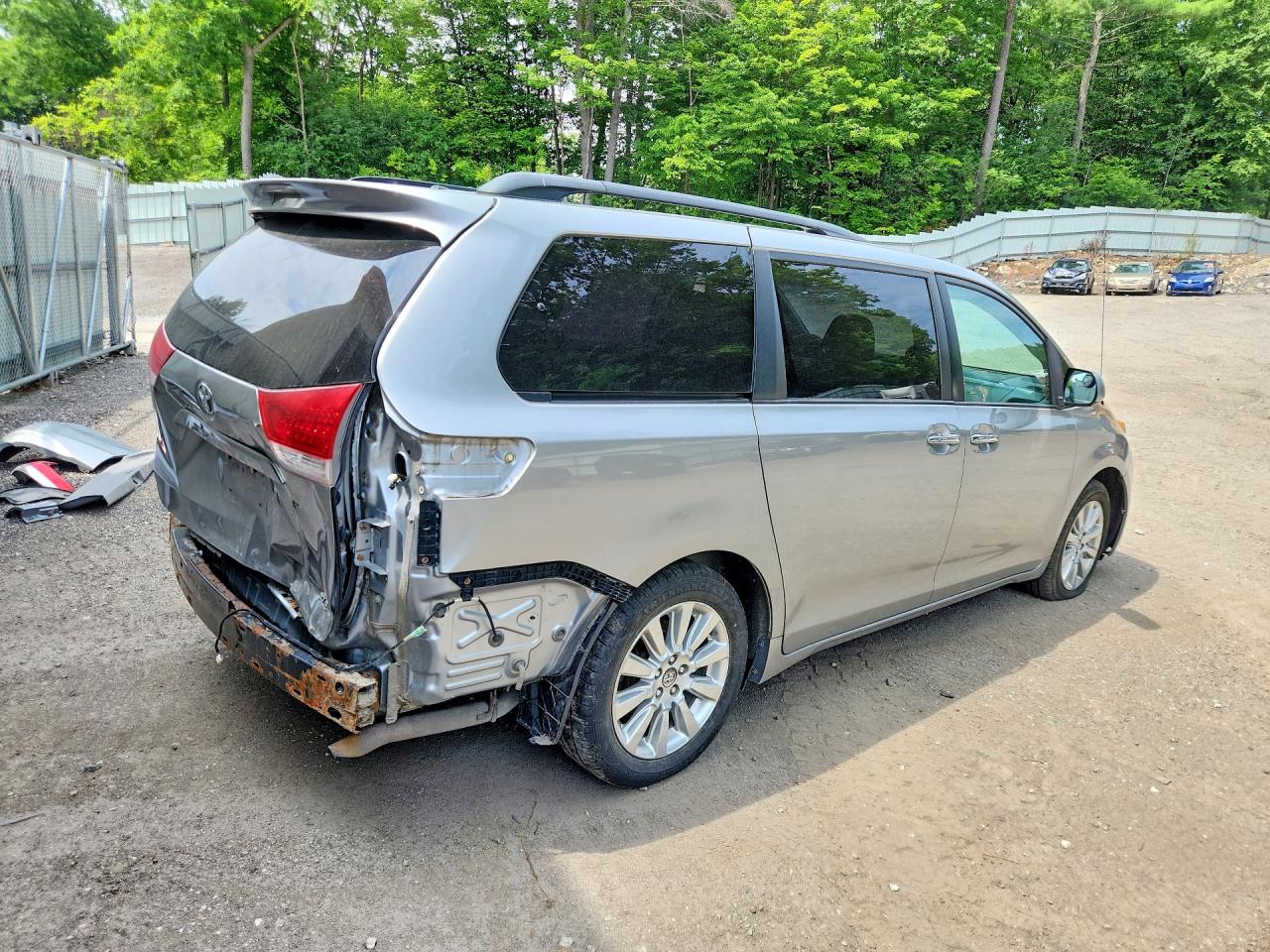 2014 TOYOTA SIENNA