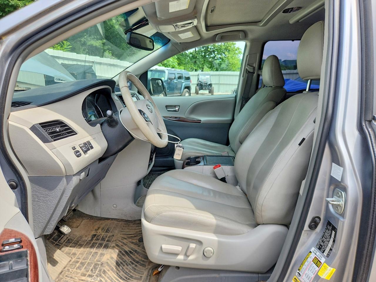 2014 TOYOTA SIENNA
