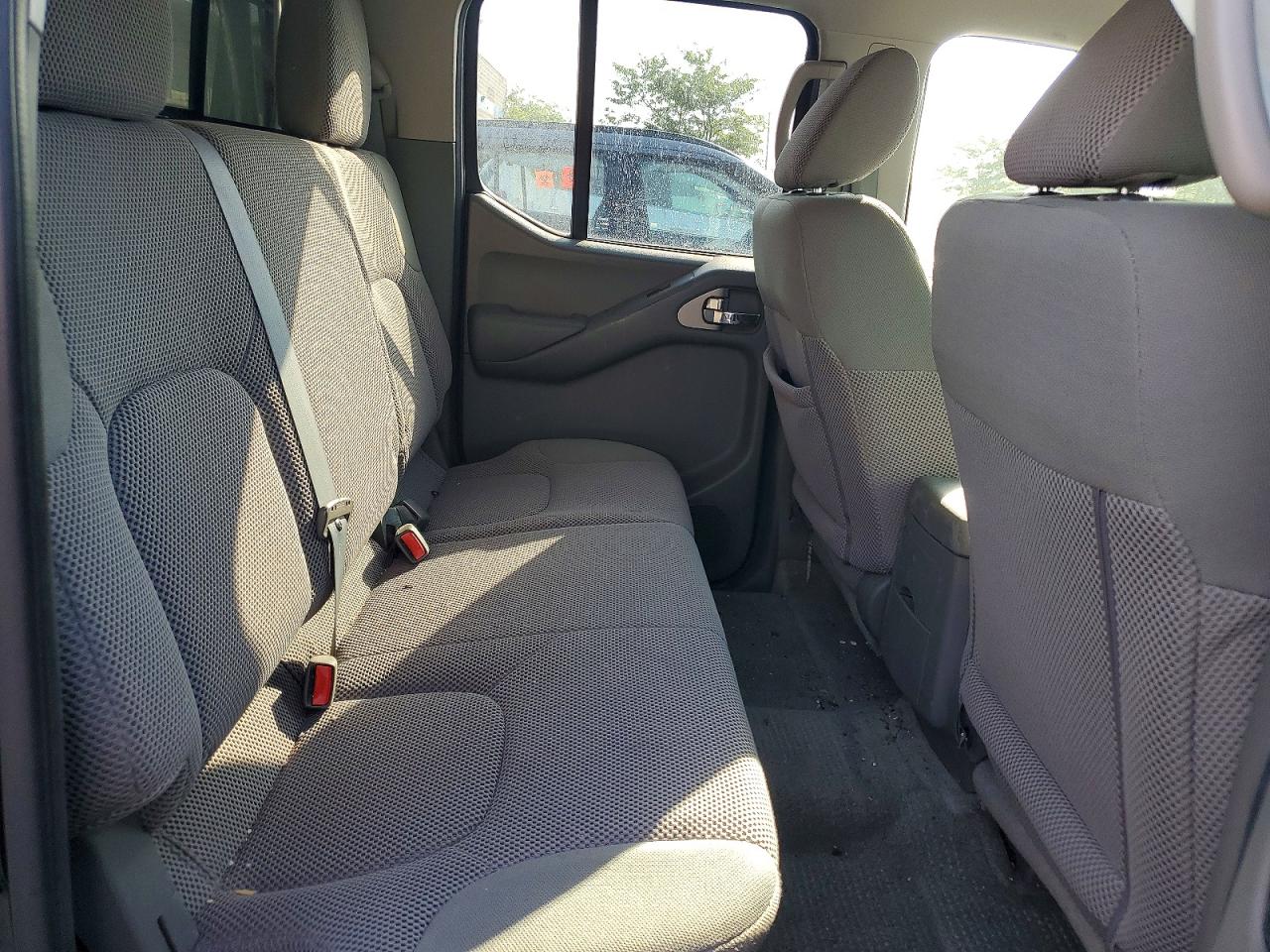 2017 NISSAN FRONTIER