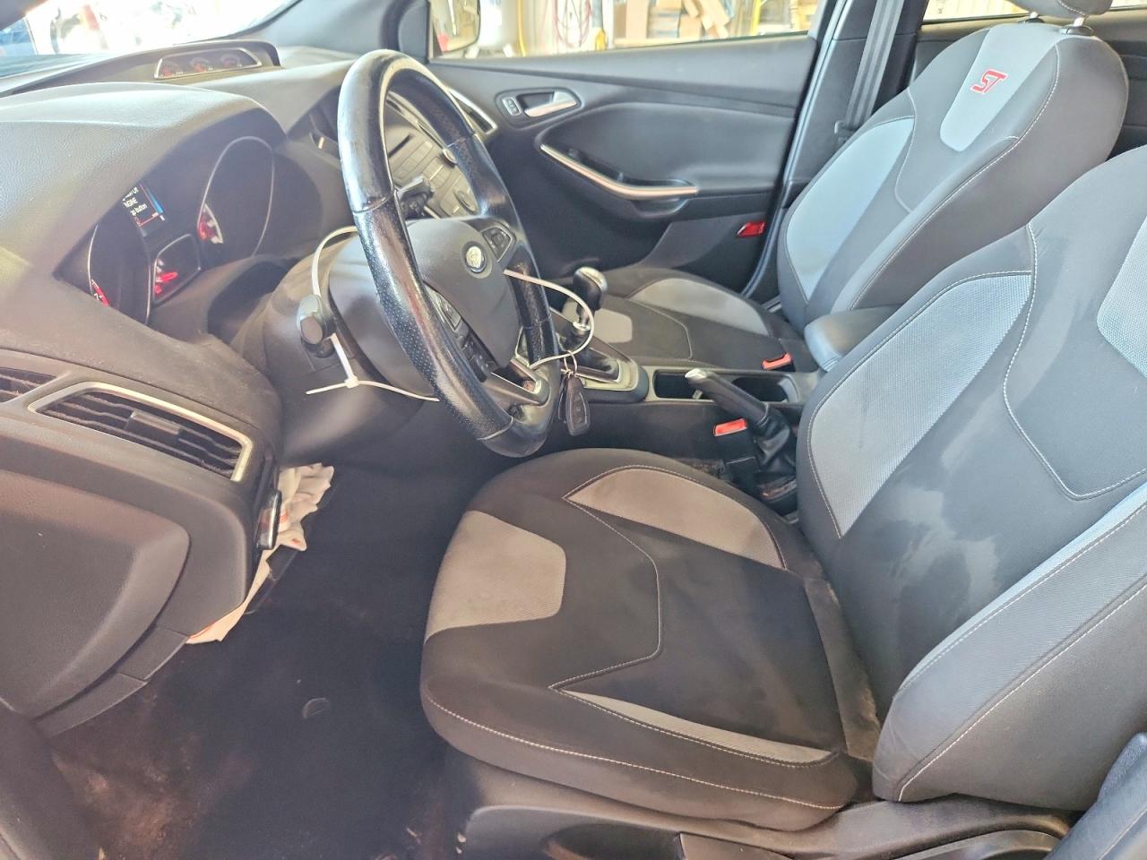 2017 FORD FOCUS