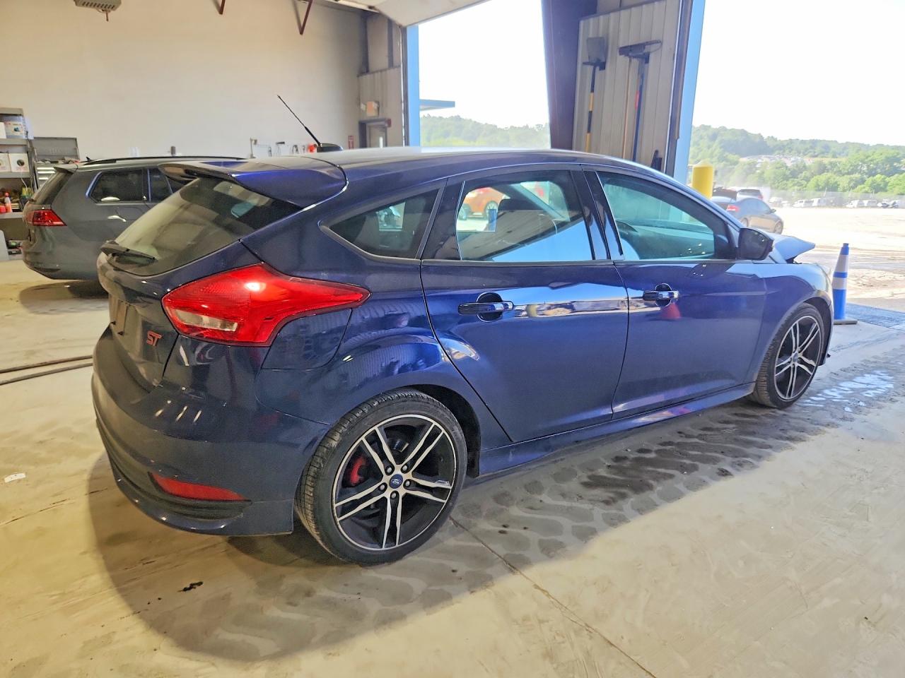 2017 FORD FOCUS