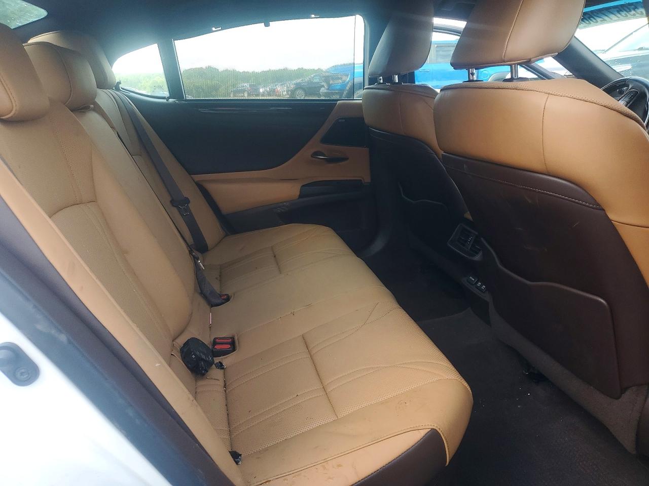 2021 LEXUS ES300