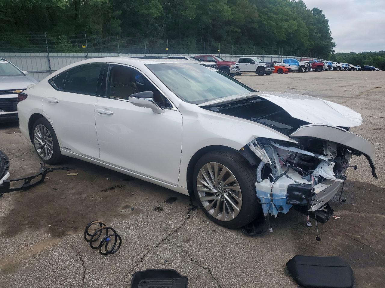2021 LEXUS ES300