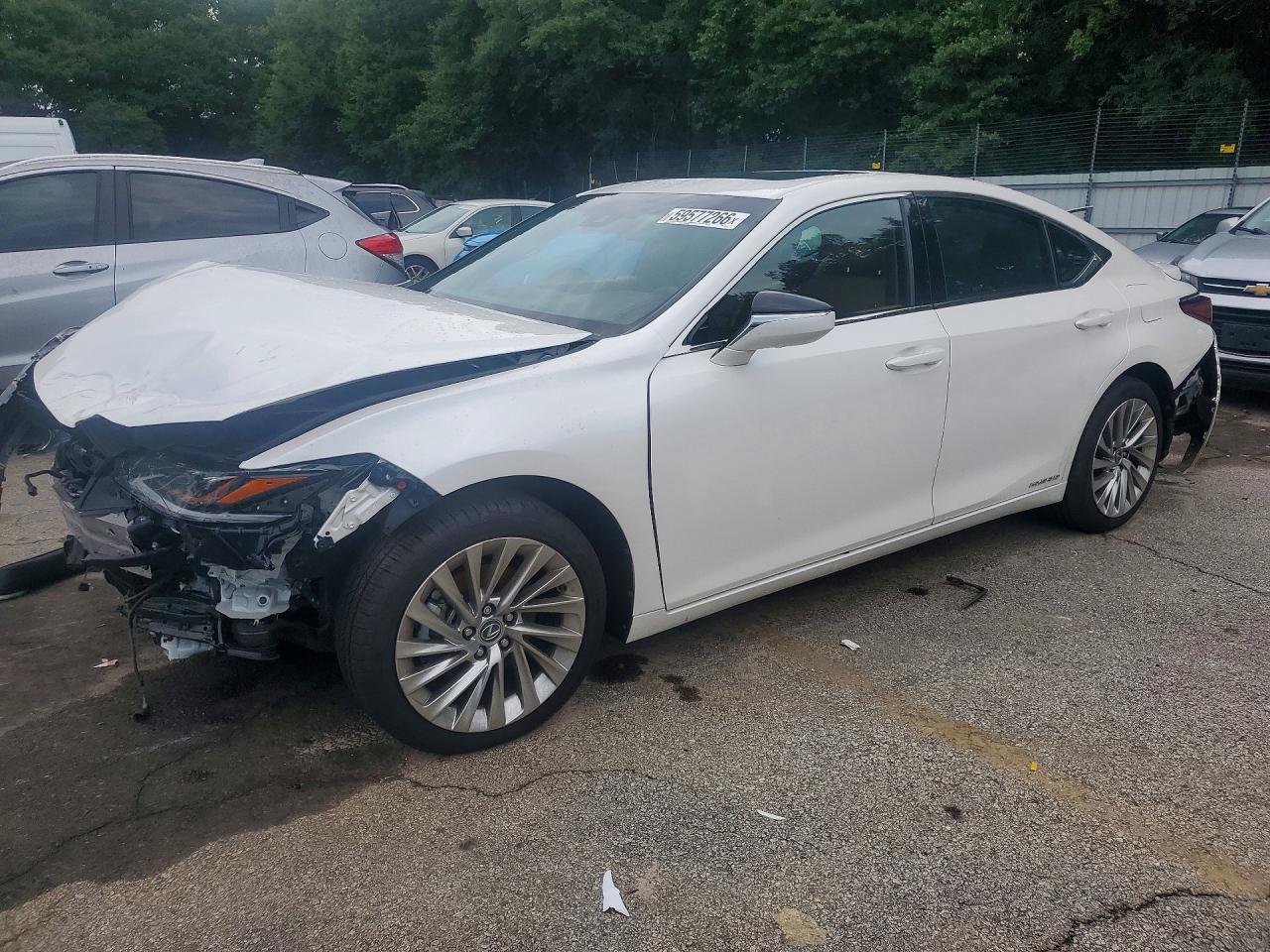 2021 LEXUS ES300