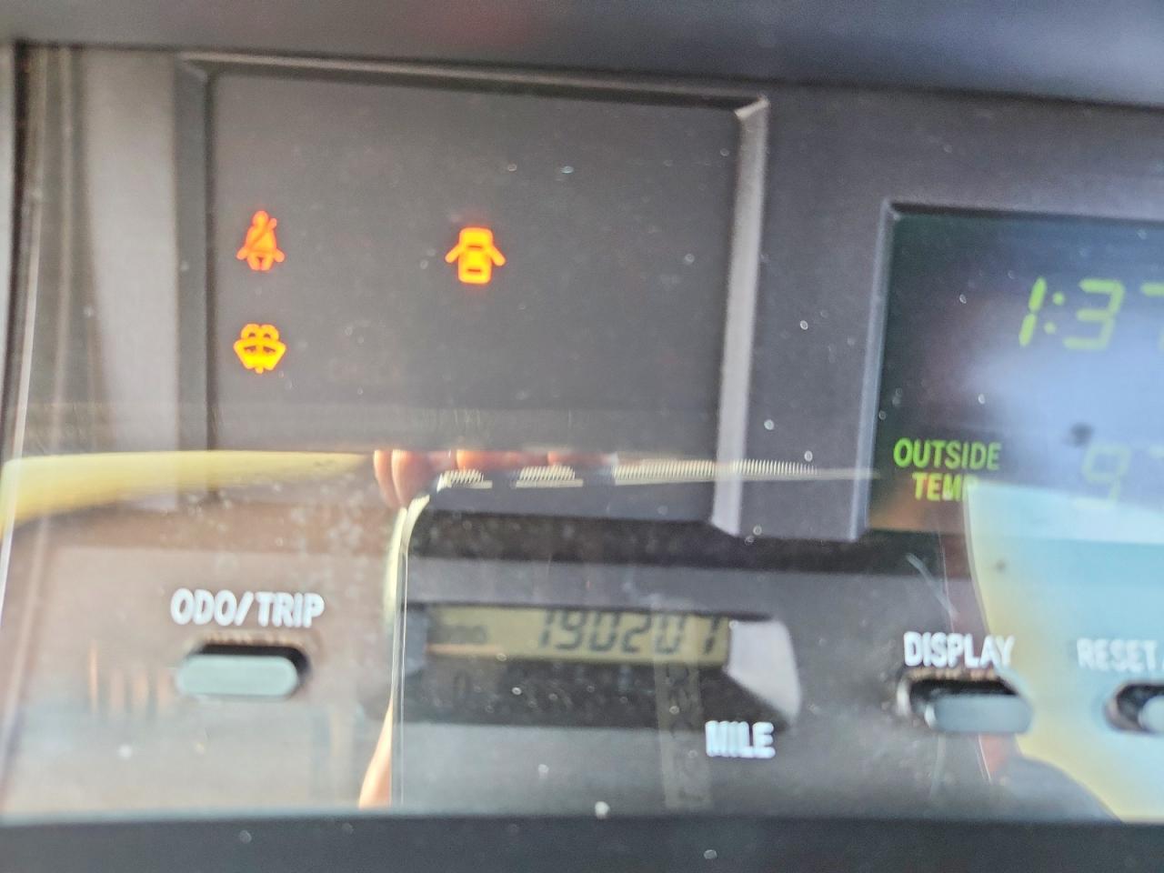 2004 TOYOTA AVALON