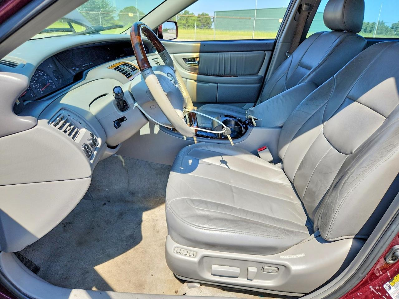 2004 TOYOTA AVALON
