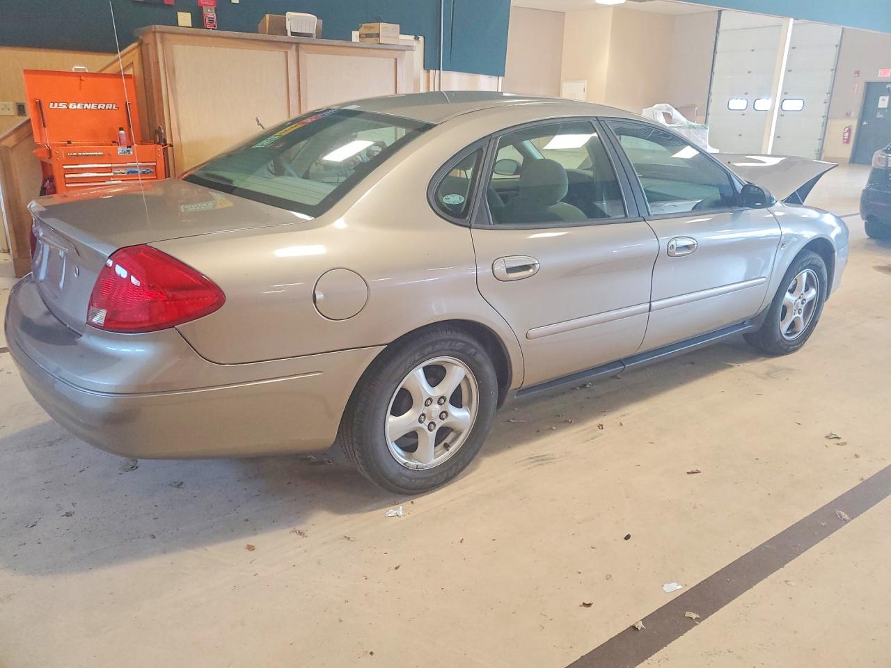 2002 FORD TAURUS