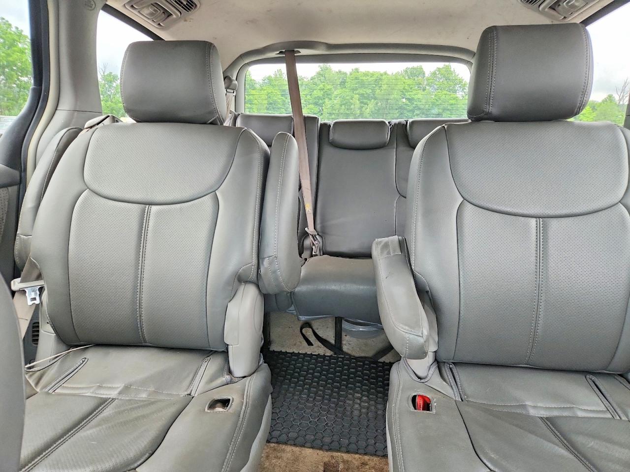 2008 TOYOTA SIENNA