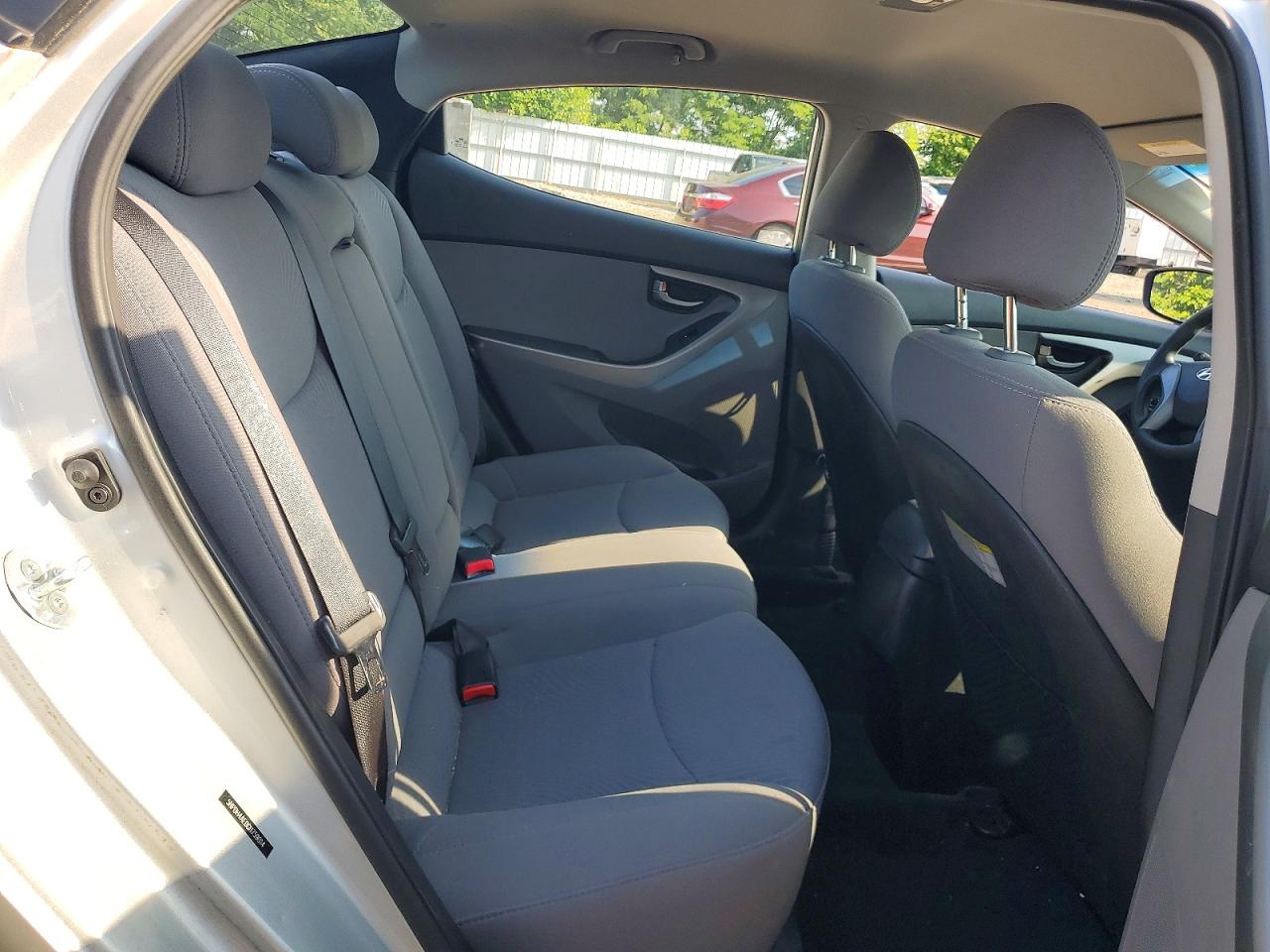 2016 HYUNDAI ELANTRA