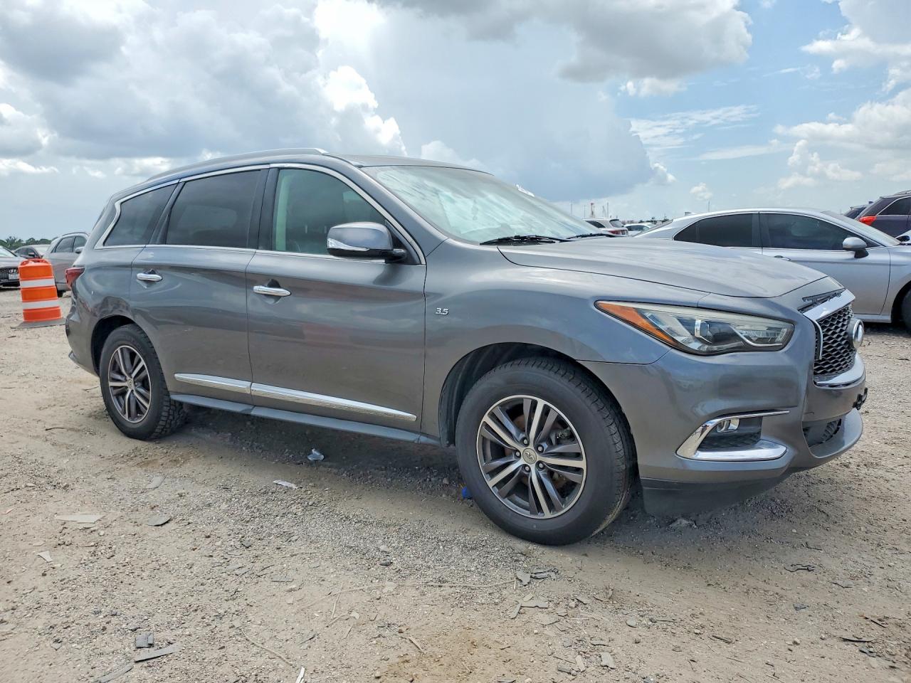 2018 INFINITI QX60 BASE