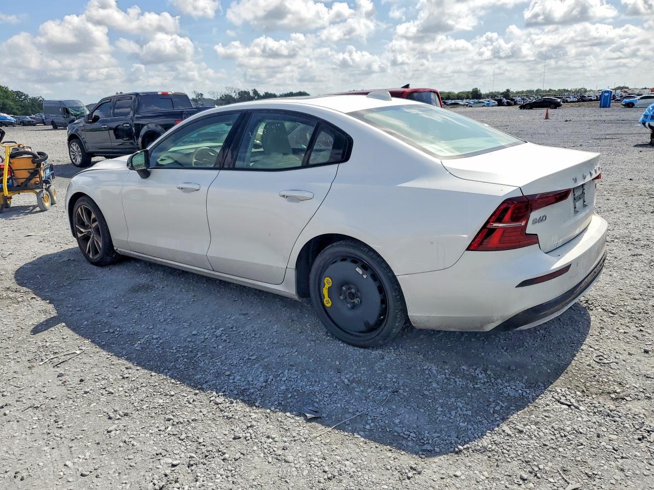 2025 VOLVO S60