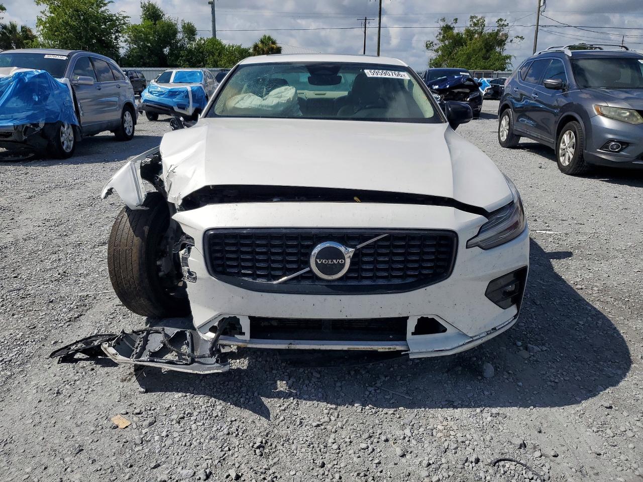 2025 VOLVO S60